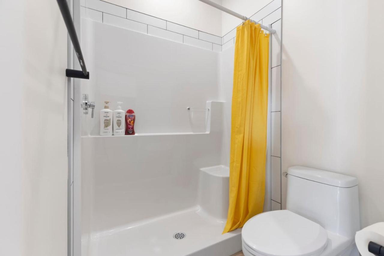 Entire 1Bdr And Bath In 2 Min 2 Train Pineapple Suite YYC Exterior foto